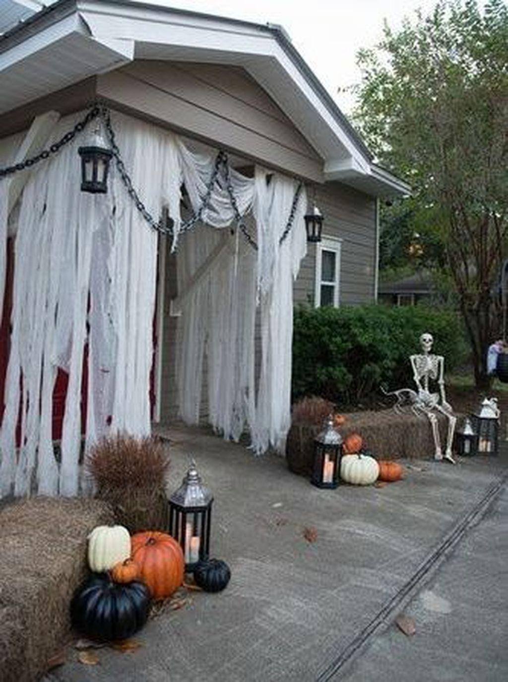 20+ Front Yard Halloween Decorations  MAGZHOUSE